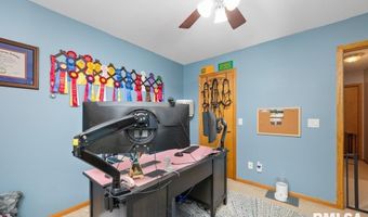 325 WOODLAND Dr, Andalusia, IL 61232
