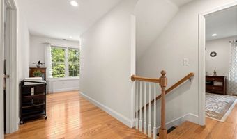 34 Amesbury Ave, Amesbury, MA 01913