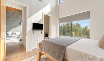 2116 Mcclintock Rd 233, Charlotte, NC 28205