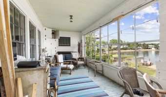 24 Little Bay Ln, Branford, CT 06405