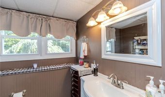 91 Curry Rd, Cranston, RI 02920