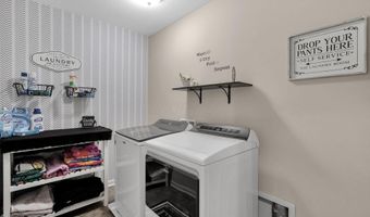 7 Burroughs Dr, Ashville, OH 43103