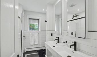 20 Roxbury Rd, Narragansett, RI 02882