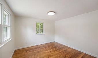 28 Wesleyan Ave, Warwick, RI 02886