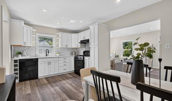 637 MARKET St, Aberdeen, MD 21001
