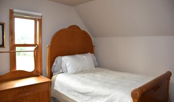 9 Strawberry Ln, Barre, VT 05641