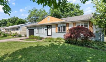 8225 Marvale Ln, Affton, MO 63123