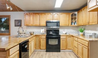 21440 SW REGAL Ln, Beaverton, OR 97003