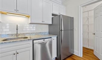 73 W Main St 2, Clinton, CT 06413