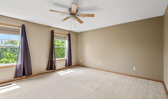 6637 Lamplight Dr, Albertville, MN 55301