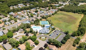 84 Chain Blvd, Bayville, NJ 08721