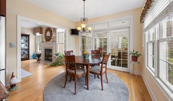 13 Stonegate Cir, Cheshire, CT 06410