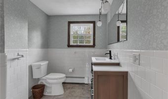 381 Woonsocket Hill Rd, North Smithfield, RI 02896