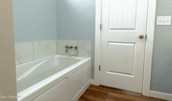 6806 Selkirk St, Bonners Ferry, ID 83805