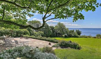 69 Nayatt Rd, Barrington, RI 02806