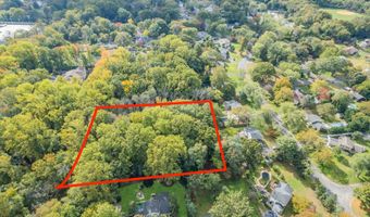 123-125 Magnolia Ln, Middletown, NJ 07748