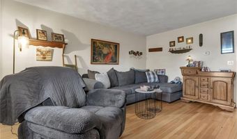 62 Canonchet Trl, Cranston, RI 02921