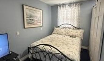 96 Compton St, Belford, NJ 07718