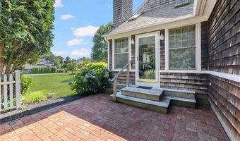 45 FOX Dr, Narragansett, RI 02882