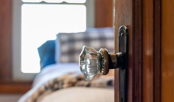 1613 N DIVISION St, Appleton, WI 54911