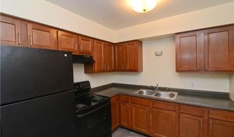 4500 Washington Square Dr, Austintown, OH 44515