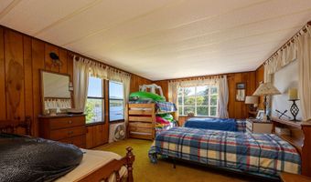 81 Shoreline Dr, Barnet, VT 05821