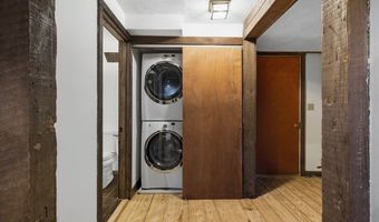 4 Lantern Ln, Bedford, MA 01730