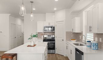 18989 SW Hazelwood Ln L-2, Beaverton, OR 97007