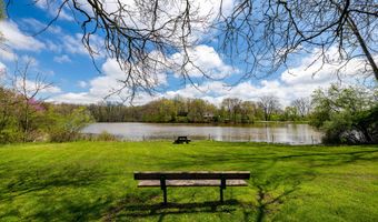 4120 Woodland Dr, Ann Arbor, MI 48103