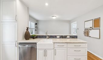 2021 S LANGLEY St, Arlington, VA 22204