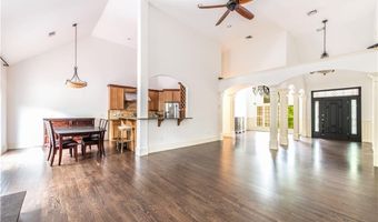 4 Hart Pond Dr, North Smithfield, RI 02896