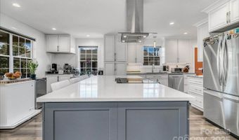 215 E Oakview Rd, Asheville, NC 28806