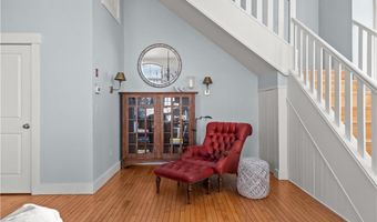 426 Spring St 203, Newport, RI 02840