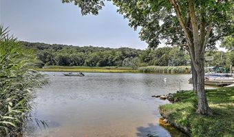 9 Courtland Dr, Narragansett, RI 02882