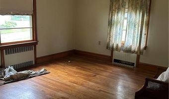 12 Oakland Ave, Johnston, RI 02919