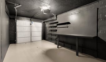 8730 EWING Dr, Bethesda, MD 20817