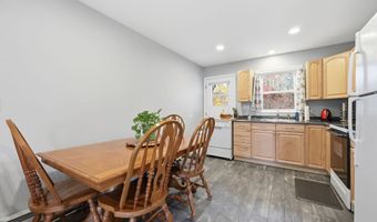 40 Woodridge Dr 40, Cheshire, CT 06410