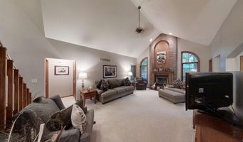 114 Chaudoin Dr, Angola, IN 46703