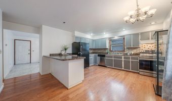 2725 S JACKSON St, Appleton, WI 54915