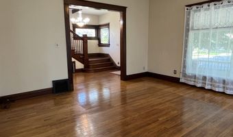 325 S Main St, Albia, IA 52531