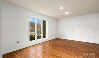 103 Pebble Creek Dr, Asheville, NC 28803