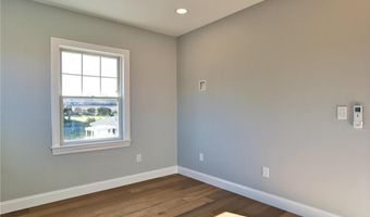 24 Seaspray Way, Little Compton, RI 02837