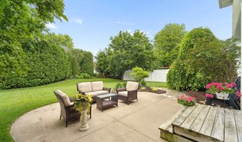 208 E APPLE CREEK Rd, Appleton, WI 54913