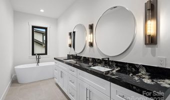 324 Avery Trail Dr 26, Arden, NC 28704