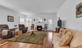 31 Twilight Dr, Barnegat, NJ 08005