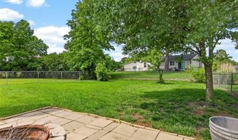 693 Rustic Valley Dr, Ballwin, MO 63021