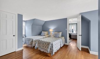 9 Stratford Rd, Andover, MA 01810