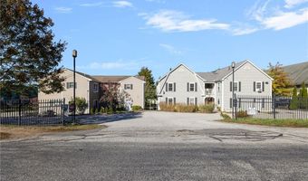 231 Maple Ave 204, Newport, RI 02840