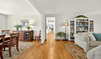 500 Pompadour Dr, Ashland, OR 97520