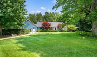 970 Cramton Ave NE, Ada, MI 49301